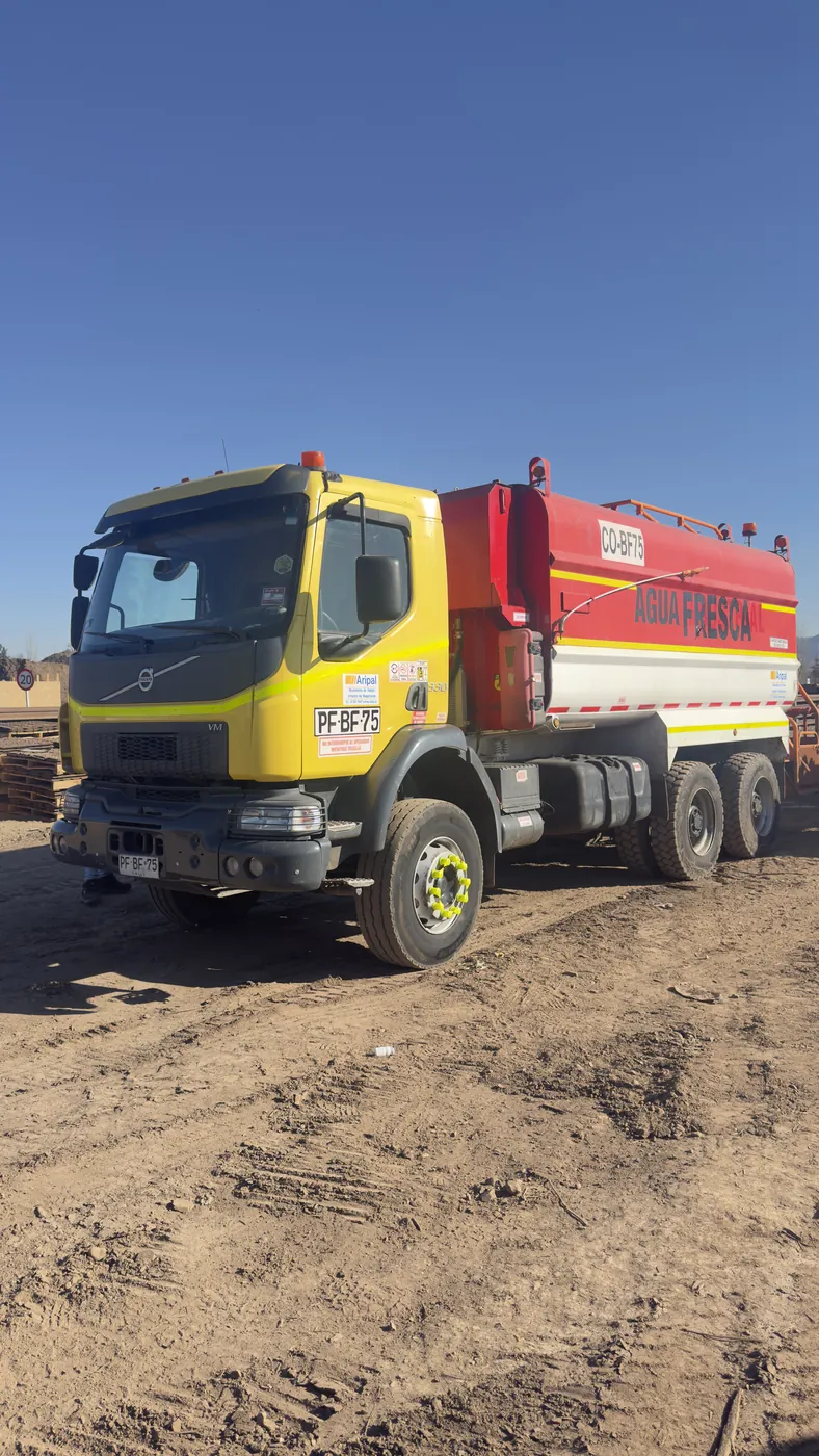 Camión aljibe Volvo presurizado 20.000 litros - foto 1