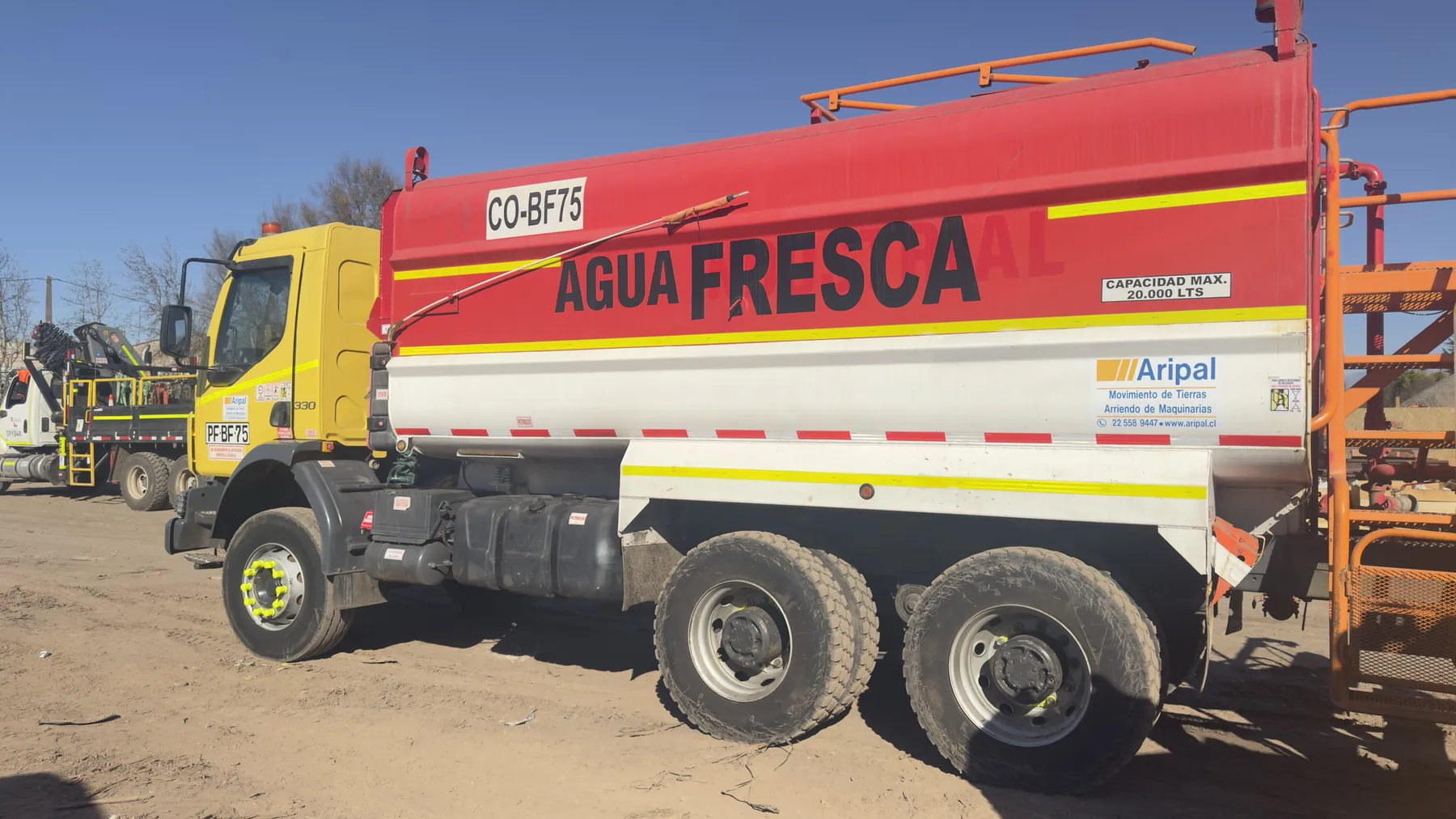 Camión aljibe Volvo presurizado 20.000 litros - foto 3
